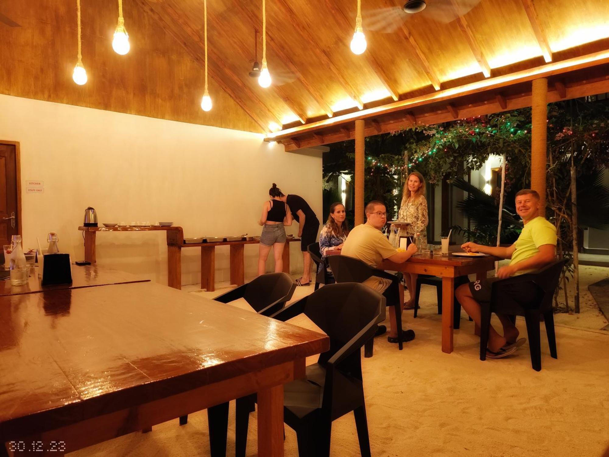 Hotel Sunny Breeze View à Hangnaameedhoo Extérieur photo
