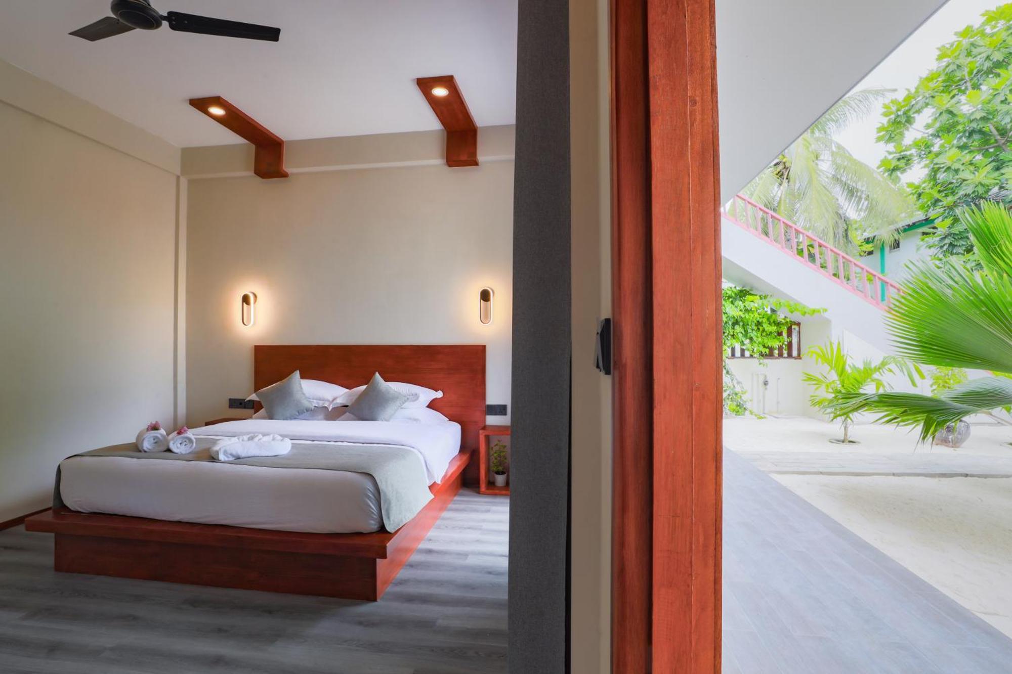 Hotel Sunny Breeze View à Hangnaameedhoo Extérieur photo