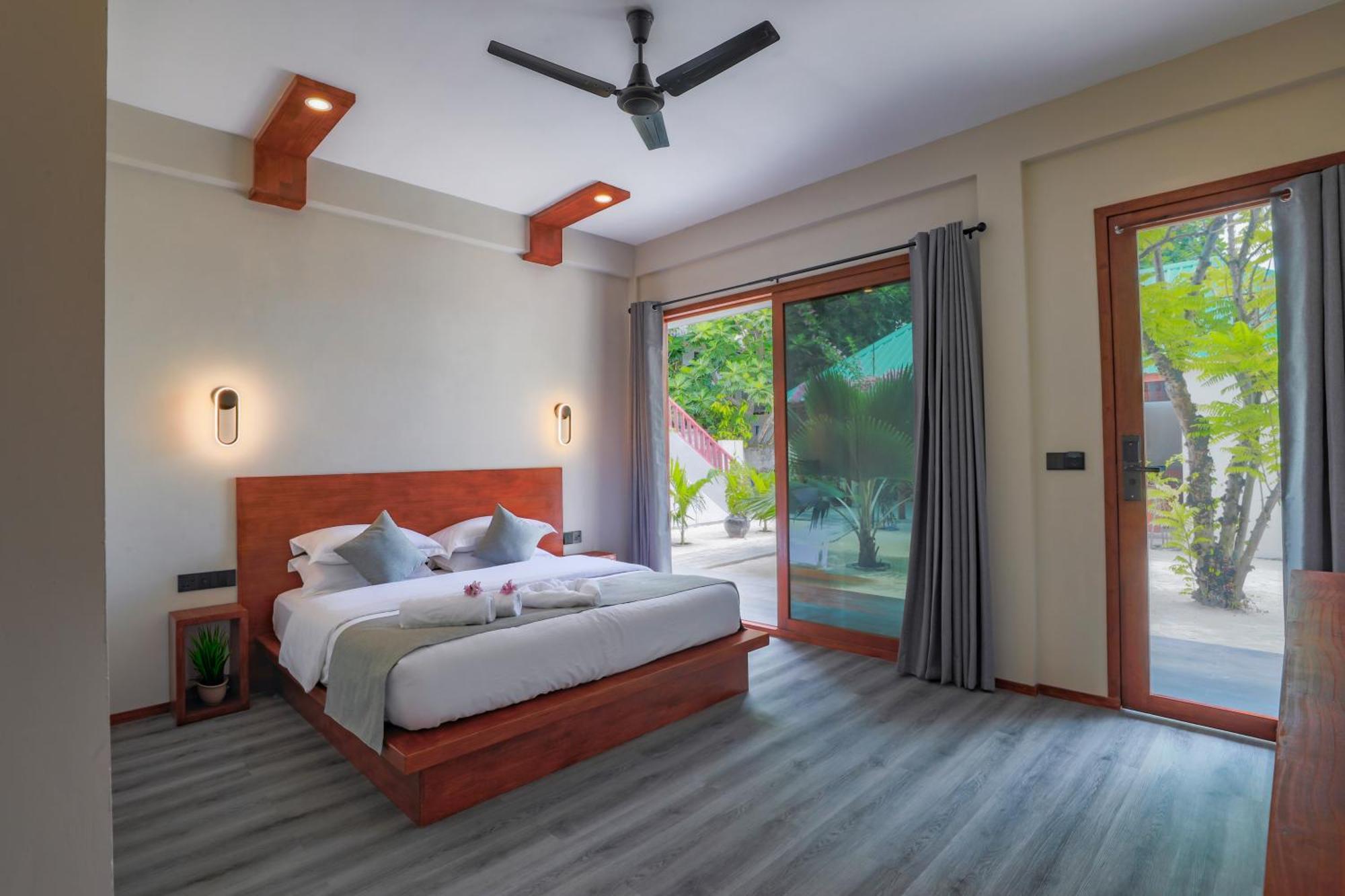 Hotel Sunny Breeze View à Hangnaameedhoo Extérieur photo